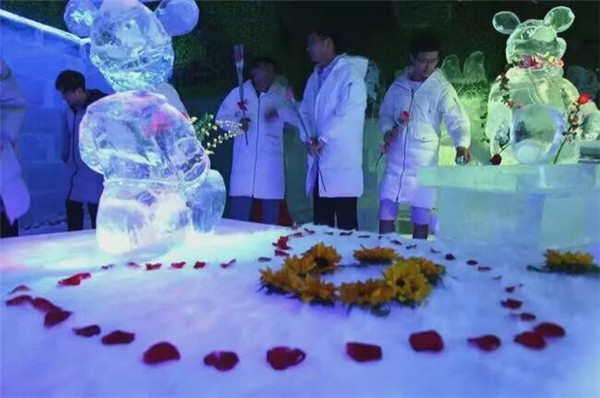 ���� ��(��i)˹��Ħ����ư� (4)